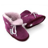 pantoufles bébé en peau de mouton prune